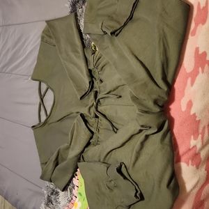 No Boundaries, XL fores green jumper